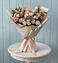 Букет бодрость в Междуреченске Букет цветов из:  Розы и Лизиантусы в Междуреченске