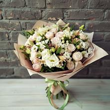 Букет нежное ассорти в Междуреченске Букет цветов из:  Альстромерии, Розы и Хризантемы в Междуреченске