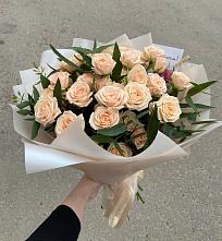 Букет Кремовые розы Латте в Междуреченске