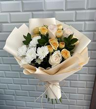 Букет цветочный вальс в Междуреченске Букет цветов из:  Розы и Хризантемы в Междуреченске