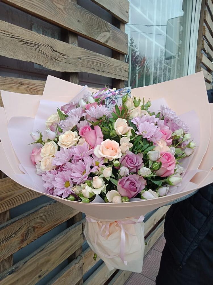 Букет фея в Междуреченске Букет цветов из: Розы и Хризантемы в Междуреченске