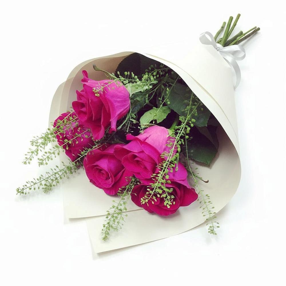 Букет ярко-розовый в Междуреченске Букет цветов из: Розы в Междуреченске