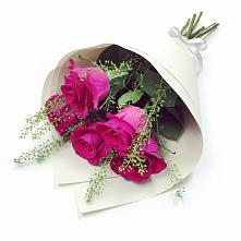 Букет ярко-розовый в Междуреченске Букет цветов из:  Розы в Междуреченске