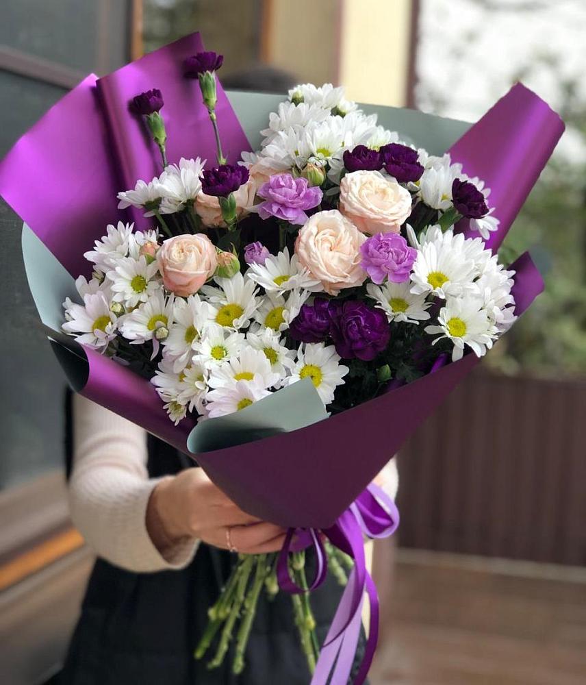 Букет фиолетовый сад в Междуреченске Букет цветов из: Хризантемы, Гвоздики и Розы в Междуреченске