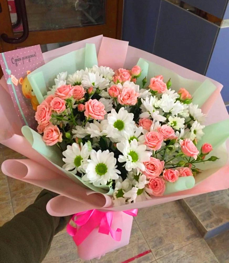 Букет Жемчужная россыпь в Междуреченске Букет цветов из: Розы и Хризантемы в Междуреченске