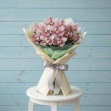 Букет 11 орхидей в Междуреченске Букет цветов из:  Орхидеи и Розы в Междуреченске