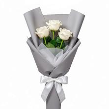 Букет 3 белые розы в Междуреченске Букет 3 белые розы в Междуреченске