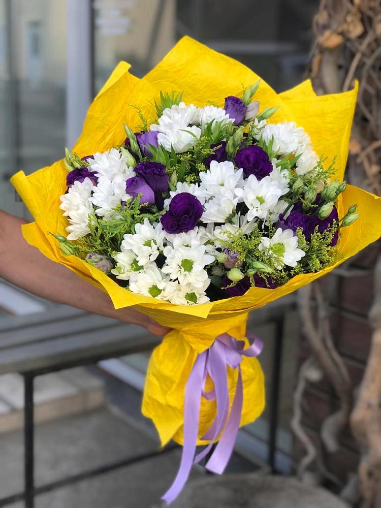 Букет облака в Междуреченске Букет цветов из: Ирисы, Хризантемы и Ромашки в Междуреченске