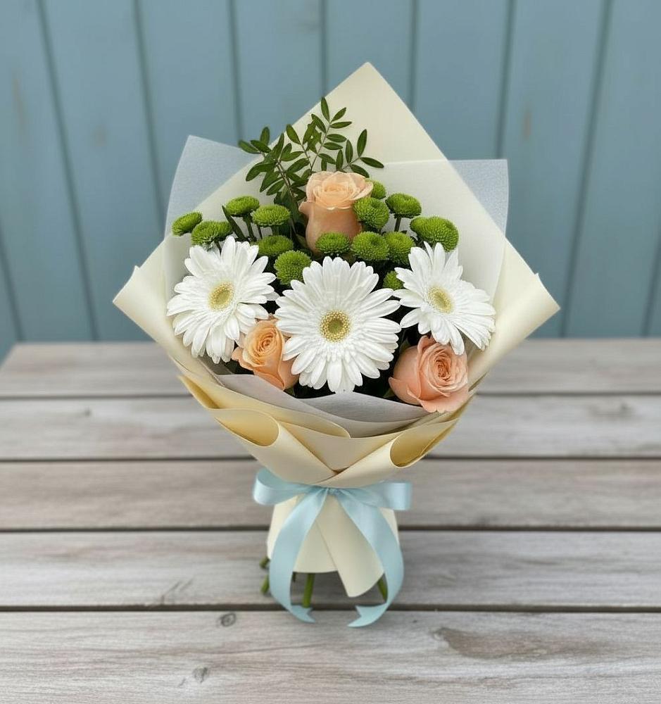 Букет герберы и розы в Междуреченске Букет цветов из: Герберы, Розы и Хризантемы в Междуреченске