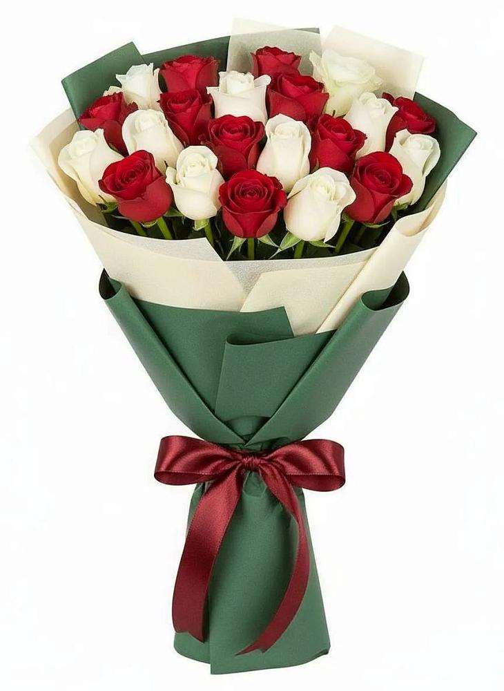 Микс из красных и белых роз в Междуреченске Букет Микс из красных и белых роз в Междуреченске