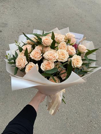 Букет Кремовые розы Латте в Междуреченске