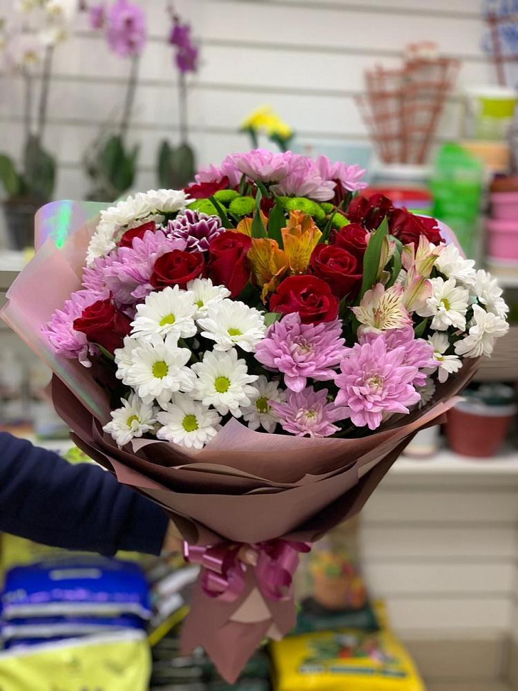 Букет салют цветов в Междуреченске Букет цветов из: Розы, Хризантемы и Альстромерии в Междуреченске