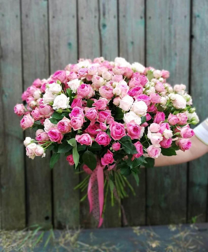 Розовые кустовые розы Натали и Лав Лидия в Междуреченске Букет Розовые кустовые розы Натали и Лав Лидия в Междуреченске