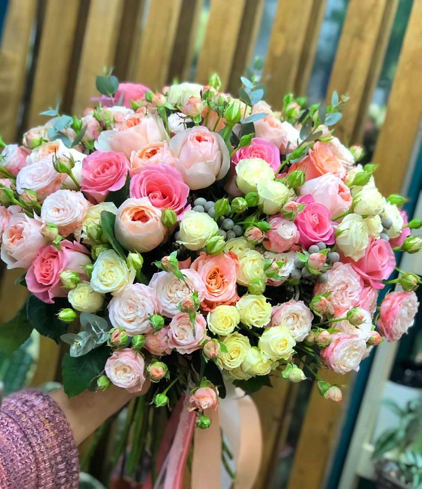 Букет розовый шик в Междуреченске Букет цветов из: Розы в Междуреченске