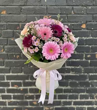 Букет яркие краски в Междуреченске Букет цветов из:  Герберы и Хризантемы в Междуреченске