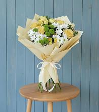 Букет Луч солнца в Междуреченске Букет цветов из:  Хризантемы и Розы в Междуреченске